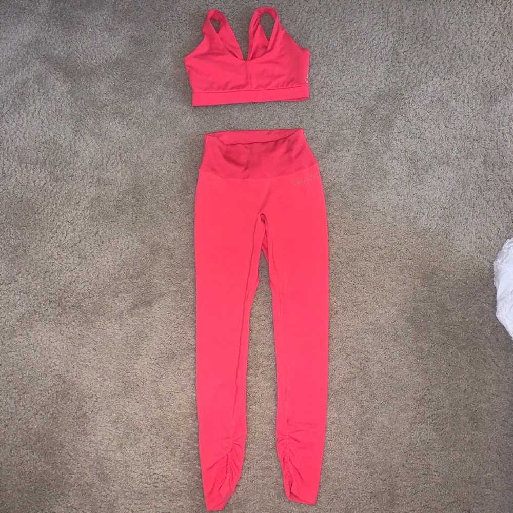Whitney Simmons x Gymshark set